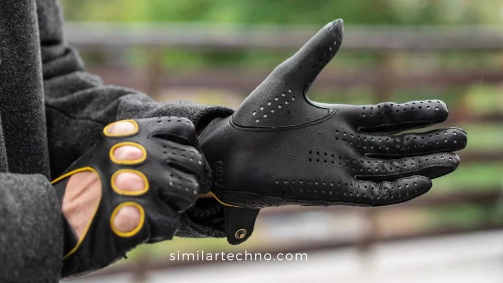 black driving gloves